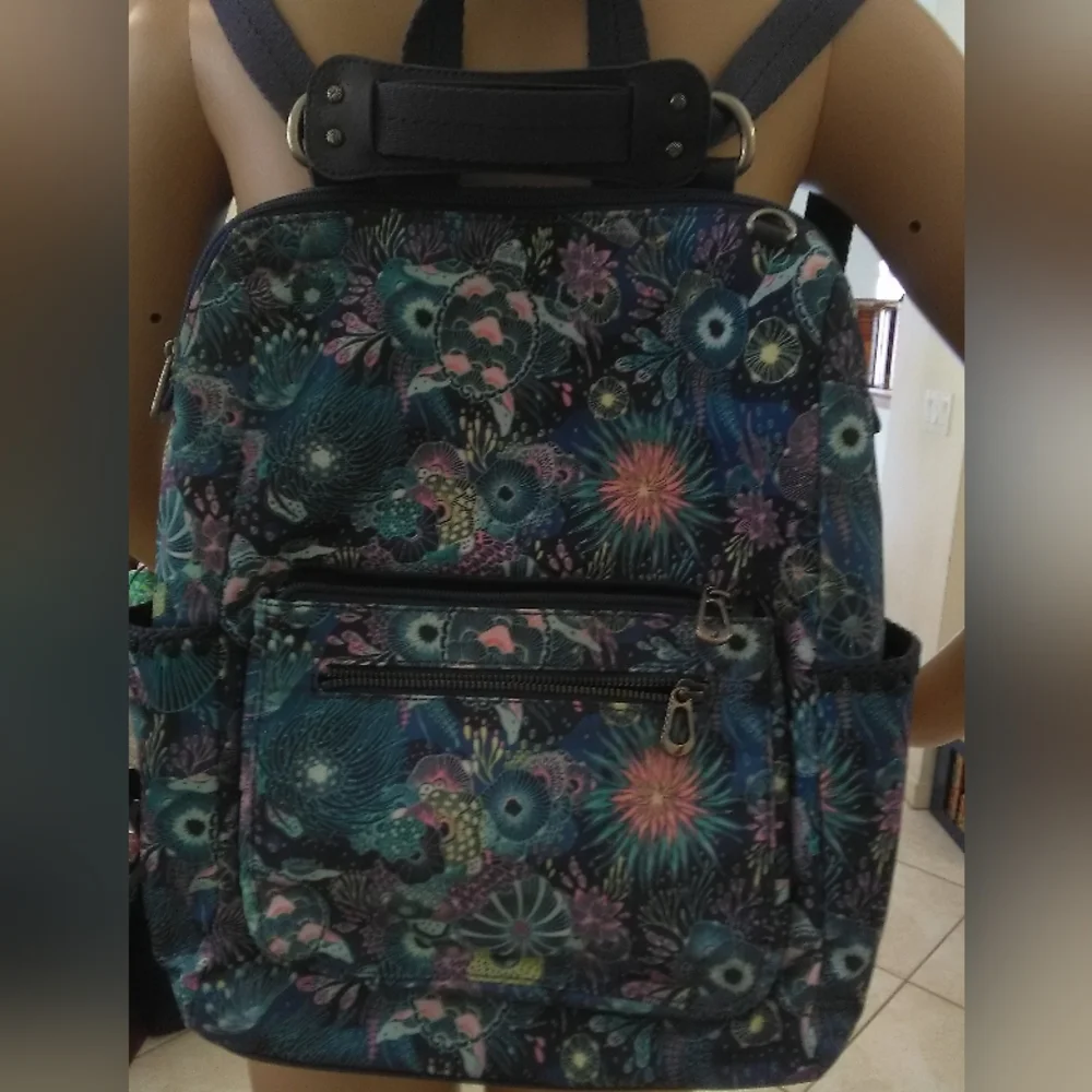 BNWOT SAKROOTS Floral Blue Backpack 5 OUTER PKTS ADJ. STRAPS (REG. SIZE) 15X13X5 - Picture 7 of 13